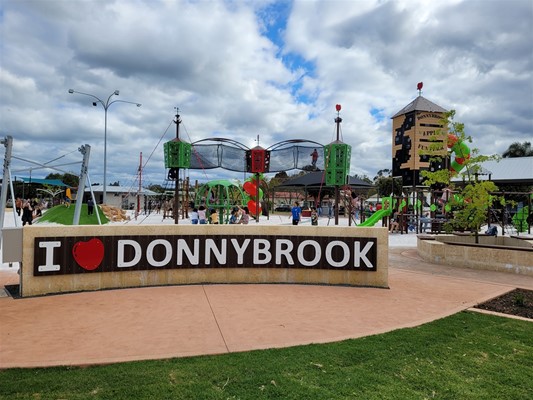 Apple Fun Park - 1 Love Donnybrook