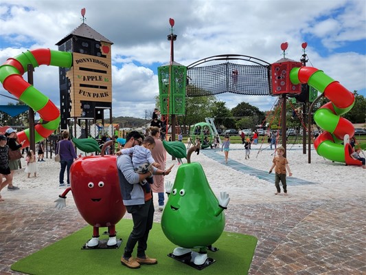 Apple Fun Park - Saying Hello on Open Day